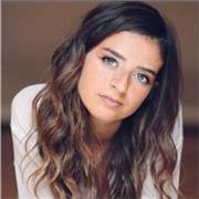 Impartisco lezioni di inglese per ragazzi e adulti, dal vivo e online.